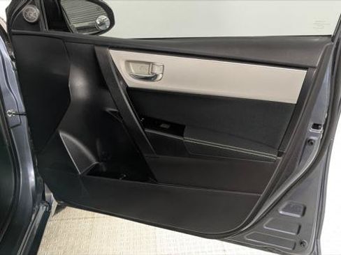 Used 2017 Toyota Corolla LE w/ LE Premium Package w/Moonroof FWD image 23