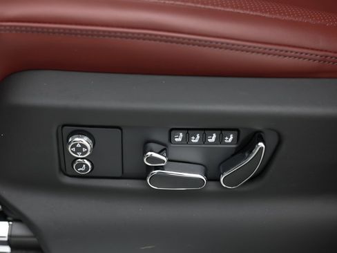 New 2024 Bentley Bentayga image 16