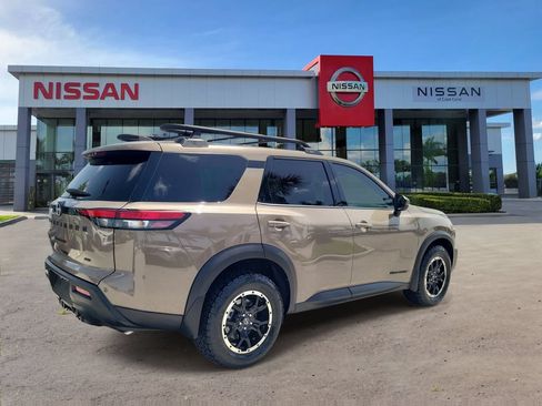 Used 2025 Nissan Pathfinder Rock Creek AWD/4WD image 2