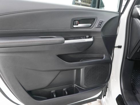 Used 2025 Toyota Sienna Limited AWD/4WD image 21