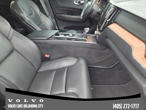 Used 2020 Volvo XC60 T5 Inscription FWD image 11