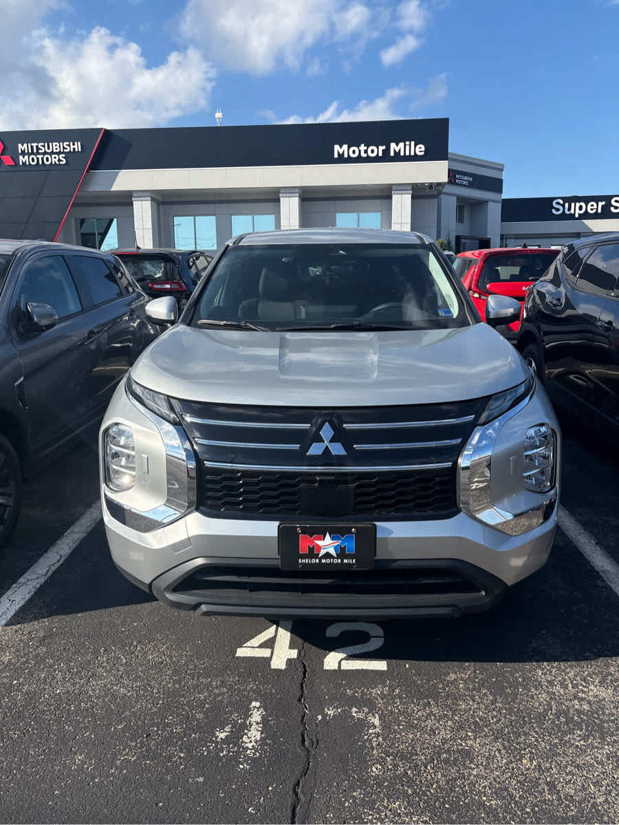 Used 2025 Mitsubishi Outlander ES AWD/4WD image 23