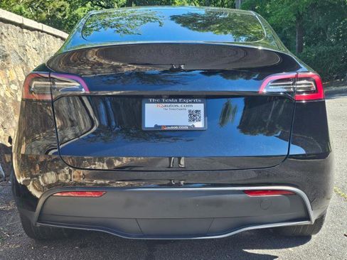 Used 2023 Tesla Model Y Long Range AWD/4WD image 9