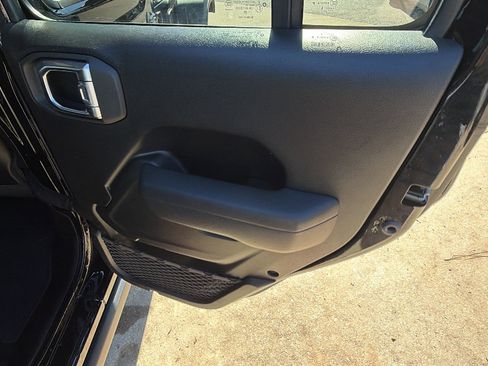 Used 2025 Jeep Wrangler Unlimited Rubicon 4xe w/ Convenience Group image 20