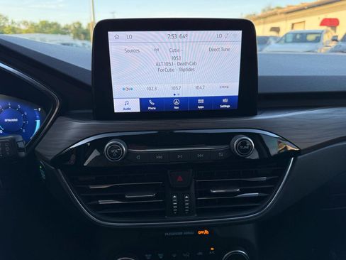 Used 2020 Ford Escape Titanium AWD/4WD image 25