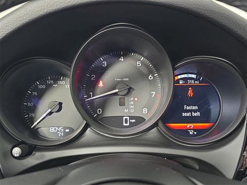 Certified 2025 Porsche Macan image 15