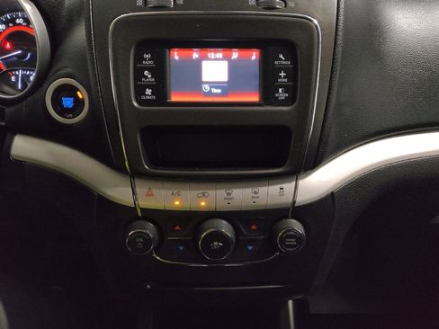 Used 2020 Dodge Journey SE w/ Blacktop Package FWD image 25