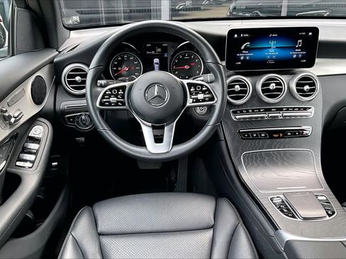 Used 2022 Mercedes-Benz GLC 300 image 5