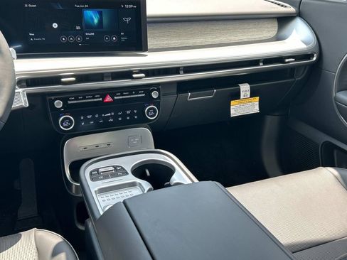 New 2026 Hyundai Ioniq 9 SEL image 25