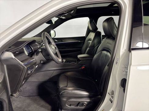 Certified 2023 Jeep Grand Cherokee Overland AWD/4WD image 12
