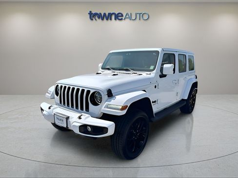 Used 2021 Jeep Wrangler Unlimited Sahara AWD/4WD image 2