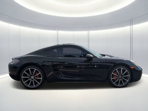 Used 2017 Porsche 718 Cayman S RWD image 3