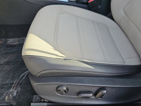 Used 2021 Volkswagen Passat 2.0T R-Line image 29