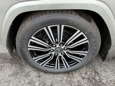 Used 2026 Lexus LX 700h Luxury image 7