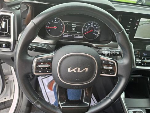 Used 2022 Kia Sorento S FWD image 17