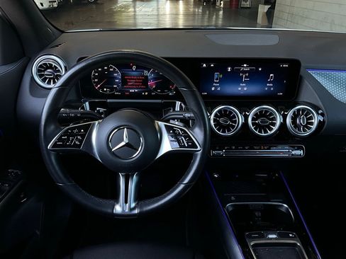 Used 2025 Mercedes-Benz GLA 250 image 14