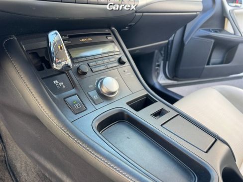 Used 2012 Lexus CT 200h image 24