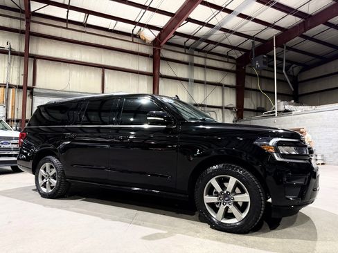 Used 2024 Ford Expedition Max Limited RWD image 3