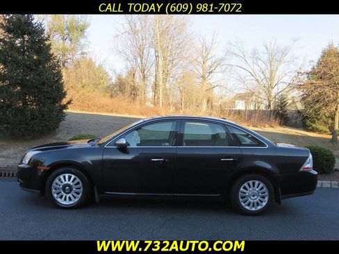 Used 2009 Mercury Sable Sedan image 2