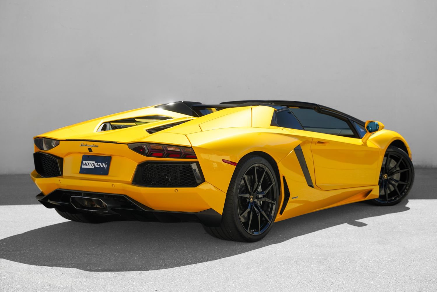 Used 2015 Lamborghini Aventador LP 700-4 AWD/4WD image 3