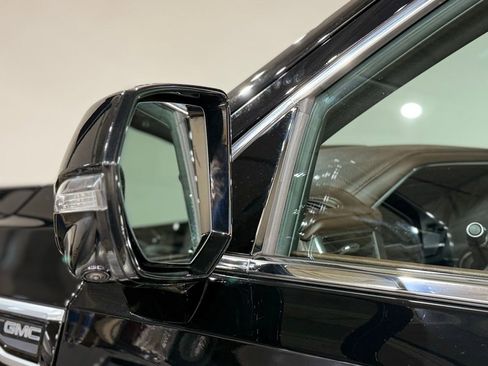 Used 2022 GMC Yukon Denali w/ Denali Ultimate Package image 22