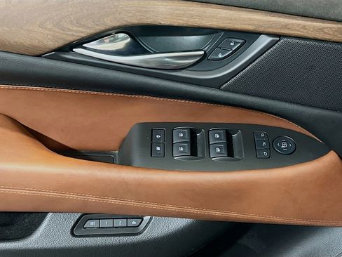 Used 2017 Cadillac Escalade Luxury image 12