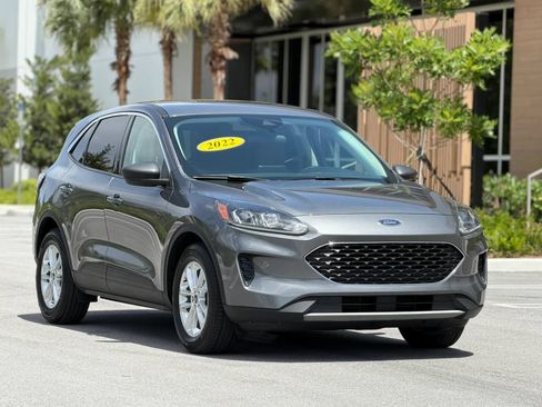 Used 2022 Ford Escape SE w/ Convenience Package FWD image 1