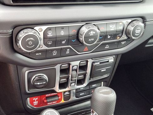 New 2026 Jeep Gladiator Mojave AWD/4WD image 14