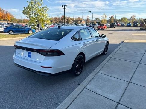 New 2025 Honda Accord SE image 4