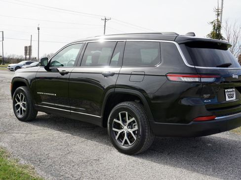 Used 2024 Jeep Grand Cherokee L Limited w/ Luxury Tech Group II image 22