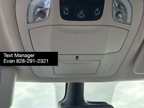 Used 2023 Chrysler Voyager LX image 27