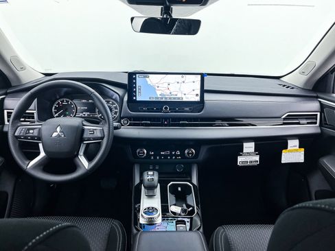 New 2025 Mitsubishi Outlander ES image 20