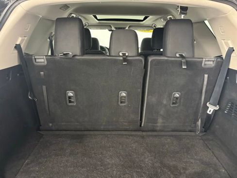 Used 2022 Nissan Pathfinder SV w/ SV Premium Package image 37