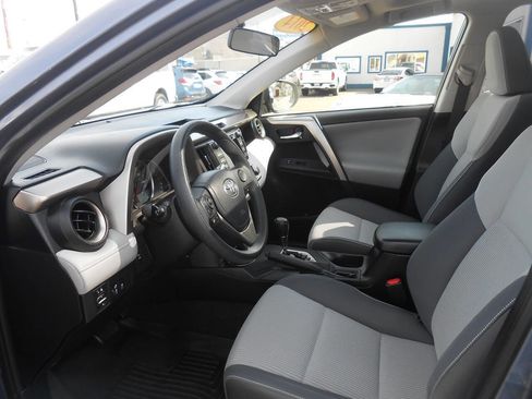 Used 2014 Toyota RAV4 XLE image 10
