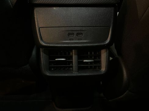 Used 2025 Chevrolet Equinox LT FWD image 24