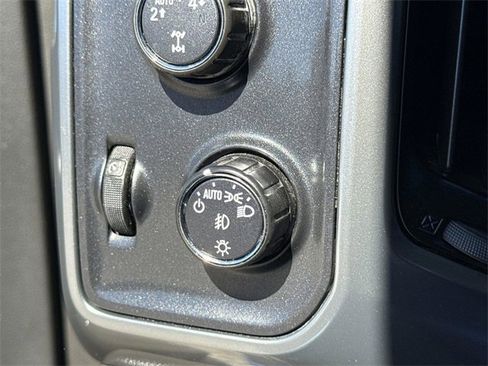 Used 2017 Chevrolet Silverado 1500 LTZ image 37