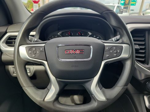 Used 2023 GMC Acadia SLE FWD image 17