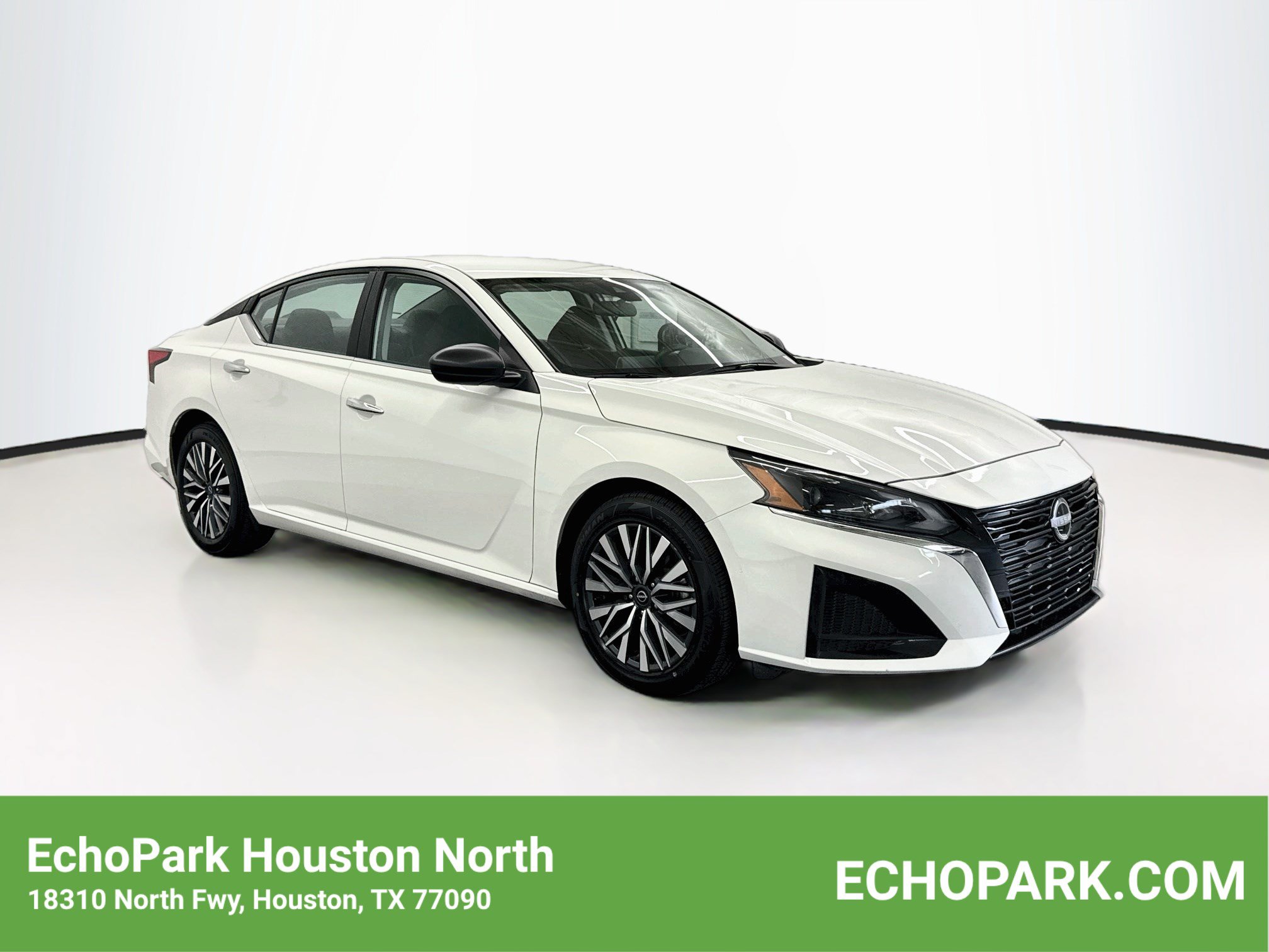 Used 2025 Nissan Altima 2.5 SV FWD image 1