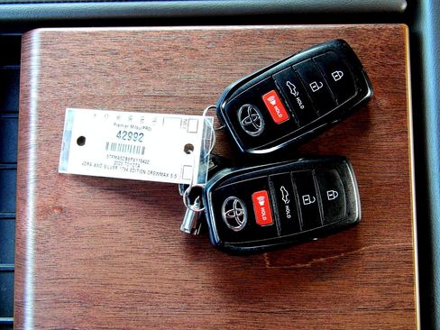 Used 2023 Toyota Tundra 1794 Edition image 32