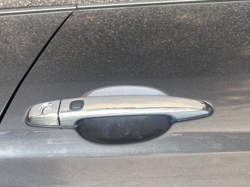 Used 2011 Toyota Avalon Limited FWD image 11