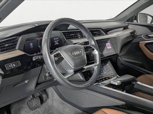 Used 2024 Audi Q8 e-tron Premium Plus w/ Premium Plus Package AWD/4WD image 25