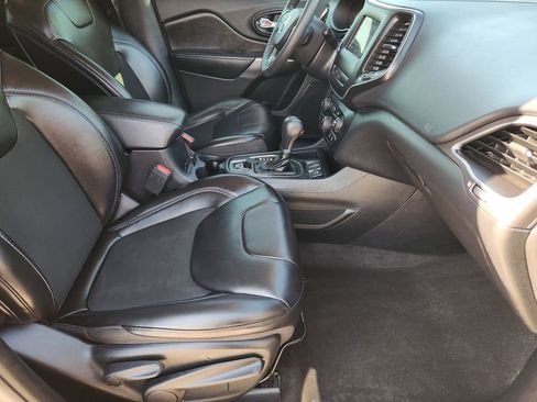 Used 2020 Jeep Cherokee Latitude Plus FWD image 15