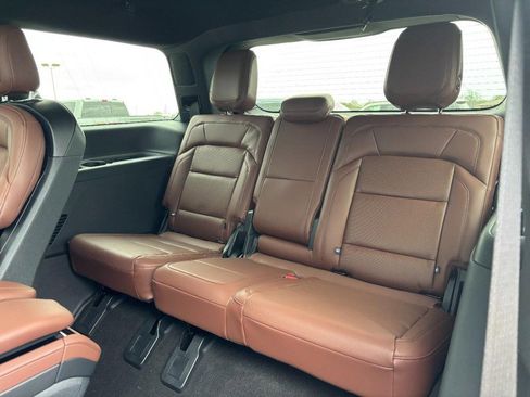New 2026 Lincoln Navigator Reserve AWD/4WD image 10