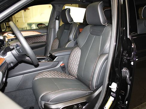 New 2026 Jeep Grand Cherokee Summit AWD/4WD image 31