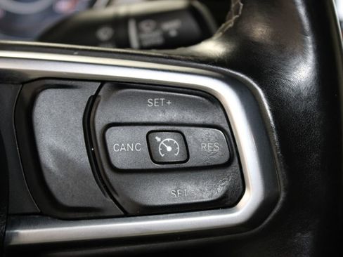 Used 2018 Jeep Wrangler Unlimited Sahara image 41