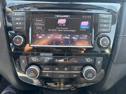 Used 2018 Nissan Rogue SL FWD image 9