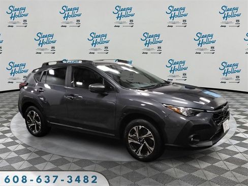 Used 2024 Subaru Crosstrek 2.0i Premium image 3