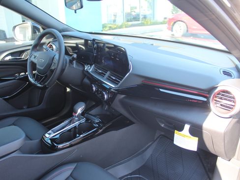 New 2026 Chevrolet Trax RS w/ Sunroof Package FWD image 14