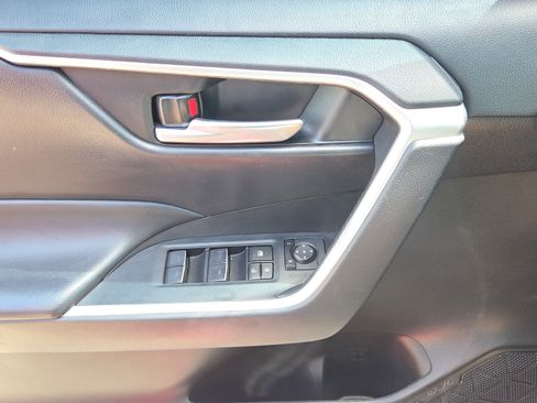 Used 2023 Toyota RAV4 XLE w/ Convenience Package FWD image 17