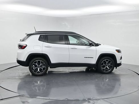 Used 2025 Jeep Compass Limited AWD/4WD image 4